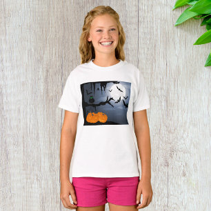 Spooky Halloween Night Scene  T-Shirt