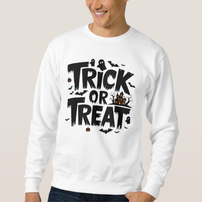 Spooky Halloween night with trick or treat fun Swe Sweatshirt (Front)