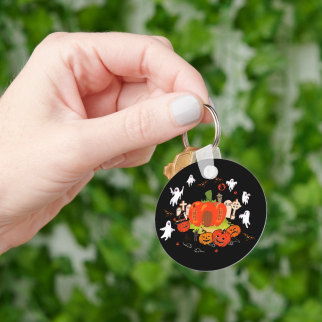 Spooky Halloween Pumpkin Graveyard Scene Key Ring (Hand)