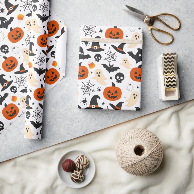 Spooky Seasonal Halloween Pattern Wrapping Paper (Crafts)