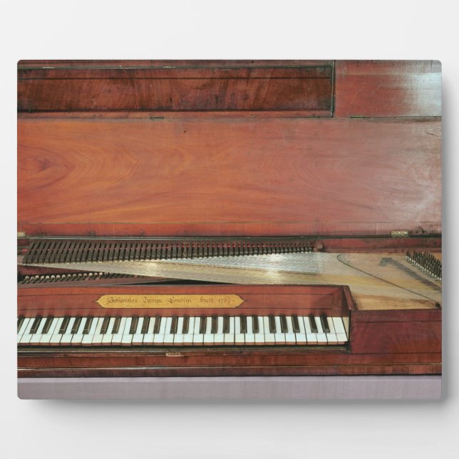 Square piano, 1767 (photo) plaque (Front)