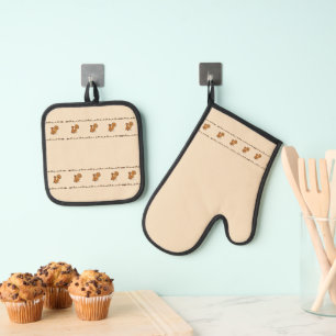 Squirrel Acorn & Leaves Oven Mitt & Pot Holder Set