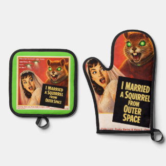 Squirrel from Outer Space Oven Mitt & Pot Holder Set