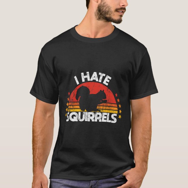 Squirrel Hunting I Hate Squirrel Hunter Retro Desi T-Shirt (Front)
