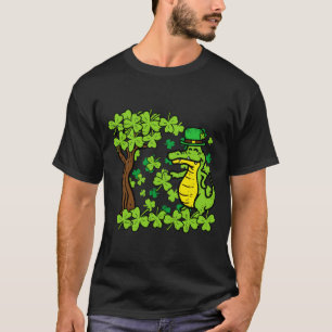St Patrick Day Alligator Shamrock Saint Pattys Men T-Shirt