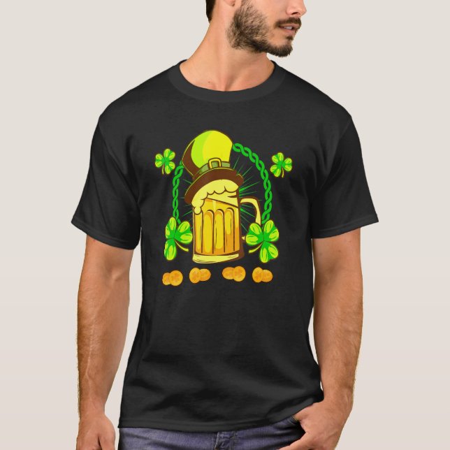 St Patrick's Day Leprechaun Shamrock Drink Beer Wi T-Shirt (Front)