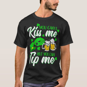 St Patrick's Day Lucky Shamrock Waitress Bartender T-Shirt