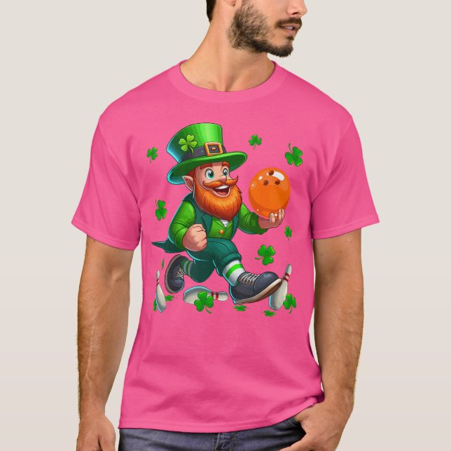 St Patrick'S Day Man Playing Bowling Shamrocks Pla T-Shirt (Front)