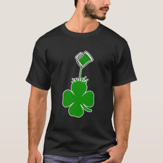 St Patrick'S Day Pouring Shamrock Green Beer T-Shirt