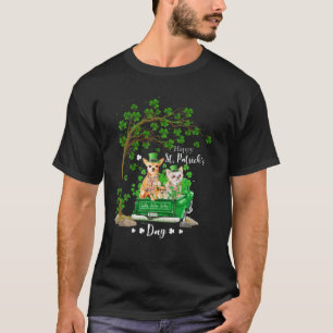 St Patricks Day Truck Chihuahua Family Shamrock Cl T-Shirt