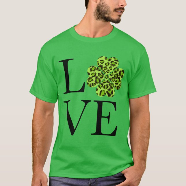 St. Patty’s day Green cheetah leopard shamrock     T-Shirt (Front)