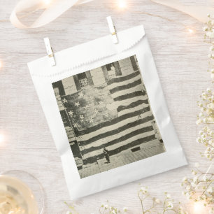 Star Spangled Banner: American Flag on Display Favour Bags