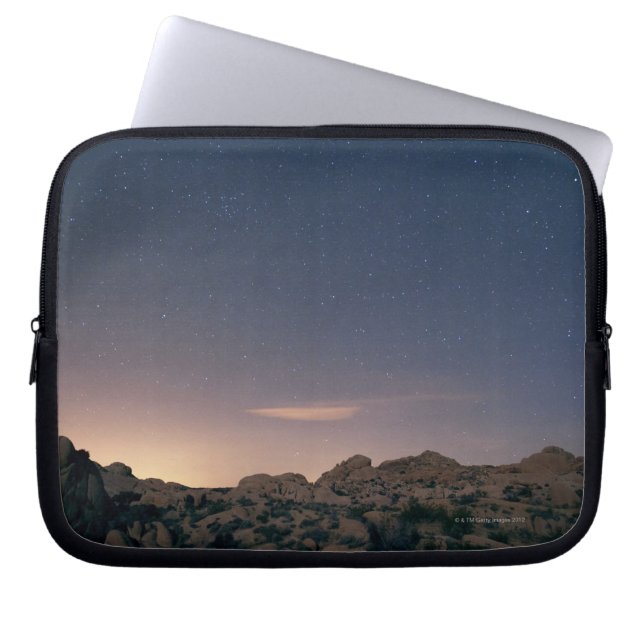 Stars in sky over desert 4 laptop sleeve (Front)