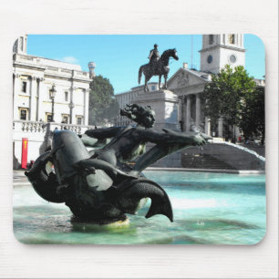 Statue and fountain in Trafalgar Square Mouse Pad