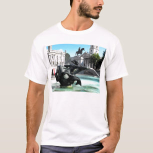 Statue and fountain in Trafalgar Square T-Shirt