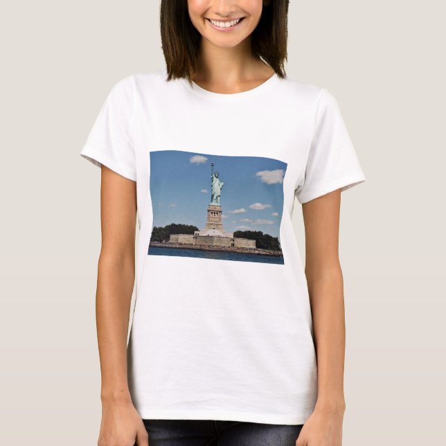 Statue of Liberty 2 T-Shirt (Front)