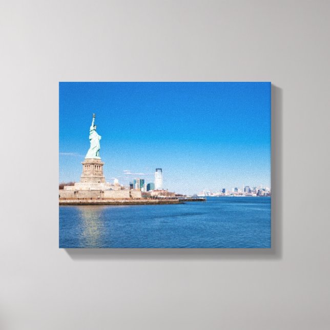 Statue of Liberty, Hudson River and Manhattan Canvas Print (Front)