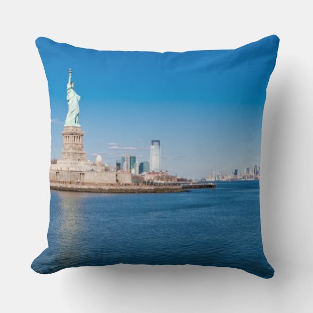 Statue of Liberty, Hudson River and Manhattan Cushion (Front)