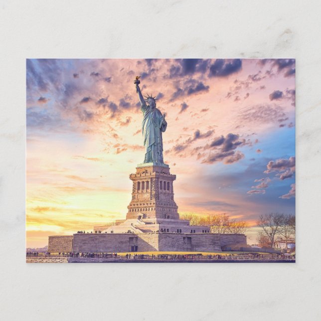 Statue Of Liberty, New York, USA Postcard (Front)