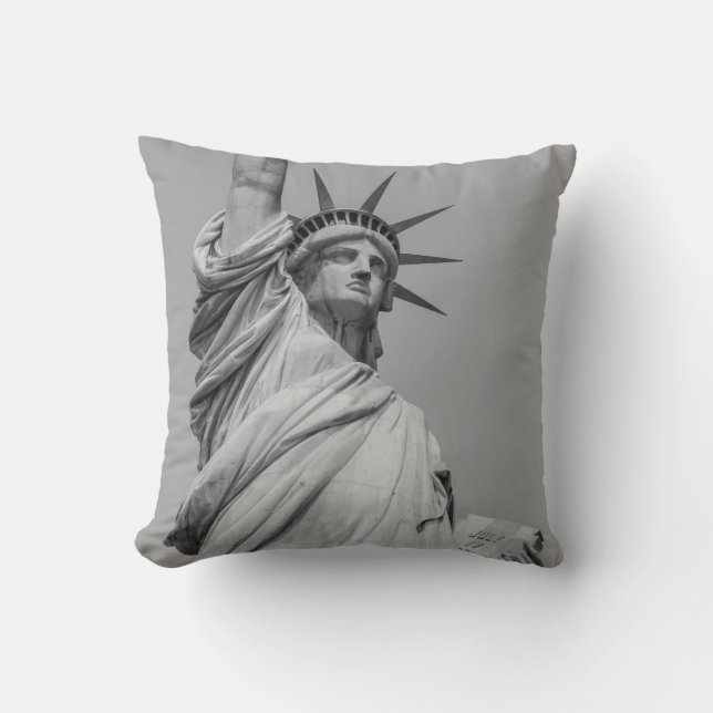 Statue of Liberty Pillowcase Cushion (Front)