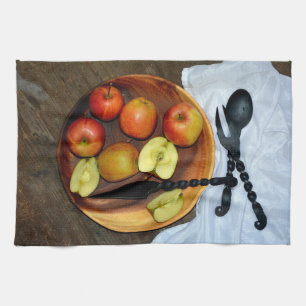 Stillleben mit Äpfeln Tea Towel