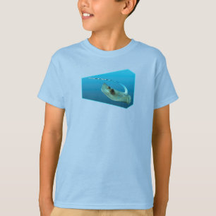 Stingray moving! Design gradient blue background   T-Shirt