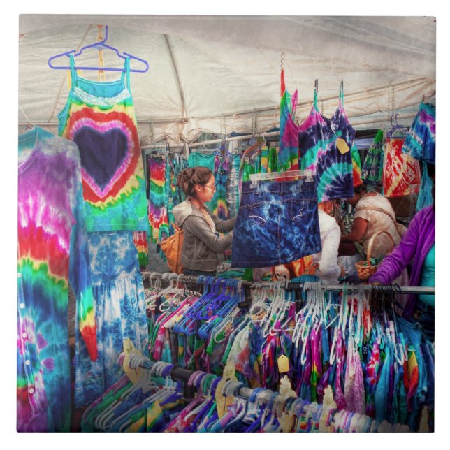 Storefront - Tie Dye is back Tile (Front)