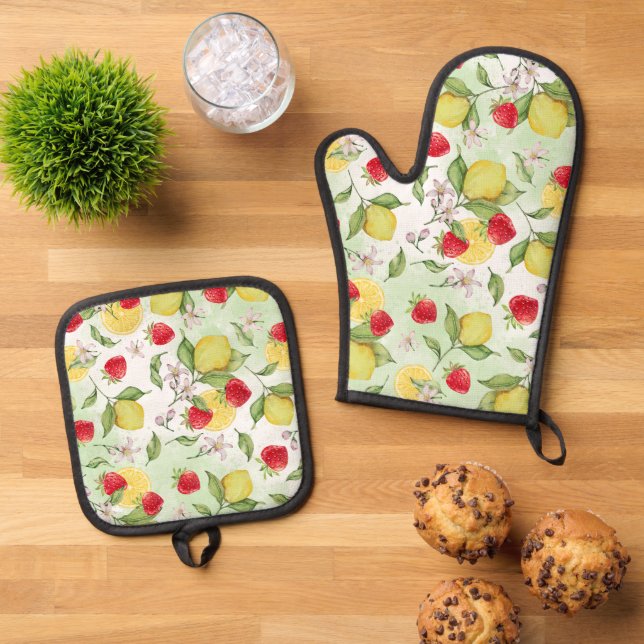 Strawberry and Lemon Oven Mitt & Pot Holder Set (Top Down)