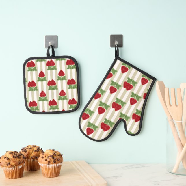Strawberry applique on striped background retro  oven mitt & pot holder set (Insitu(Hanging))