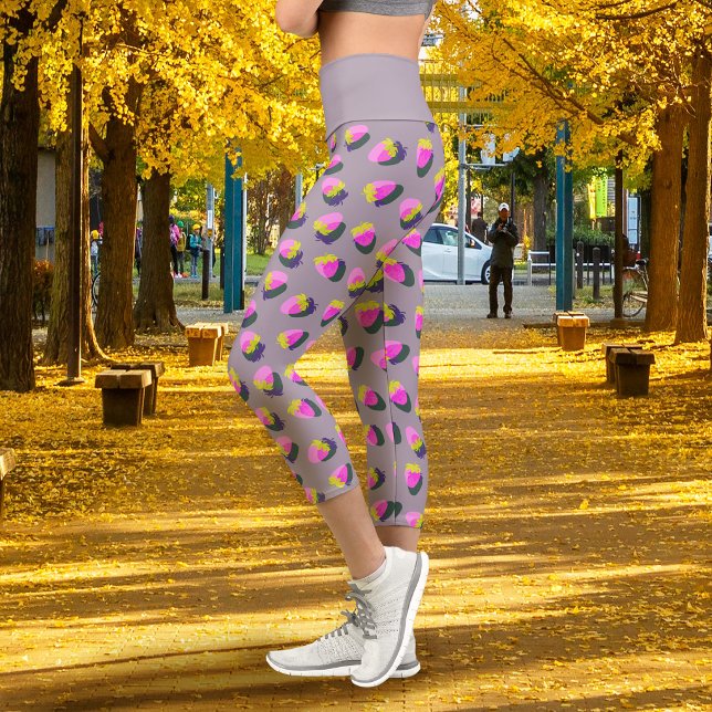 Strawberry Grey Capri Leggings (Strawberry Grey Capri Leggings)