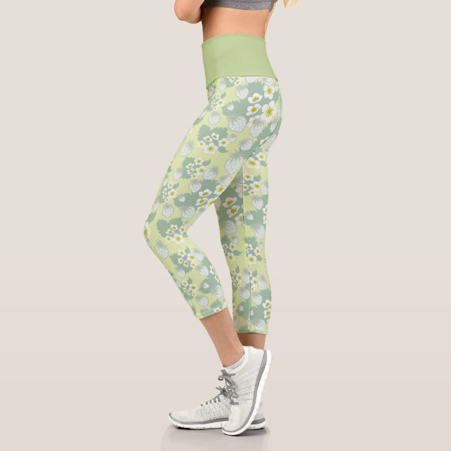 Strawberry pattern capri leggings (Left)