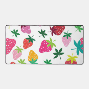 Strawberry pattern desk mat