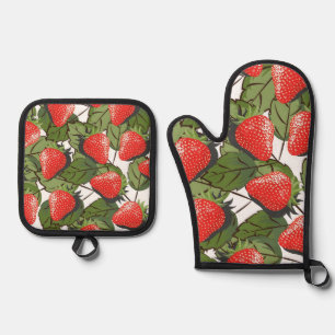 Strawberry pattern oven mitt & pot holder set