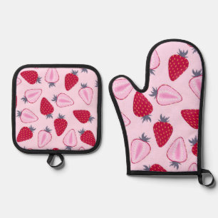 Strawberry pattern oven mitt & pot holder set
