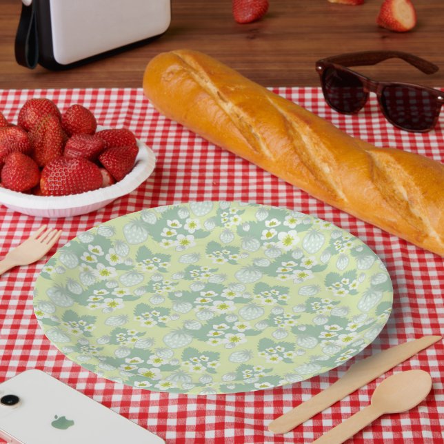 strawberry pattern paper plate (Picnic)
