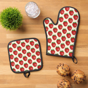 Strawberry Pattern, Red Strawberries, Fruit, Leaf Oven Mitt & Pot Holder Set