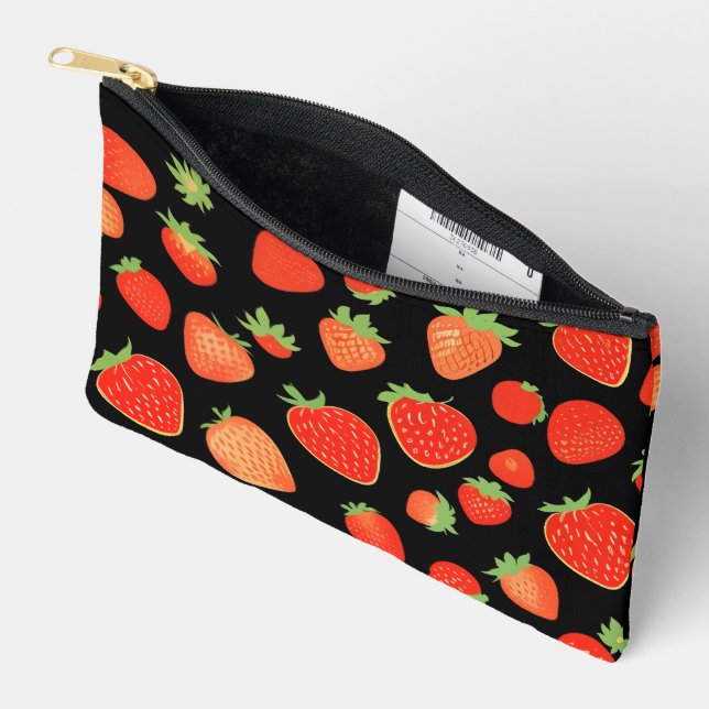 Strawberry patterns accessory pouch (Open)
