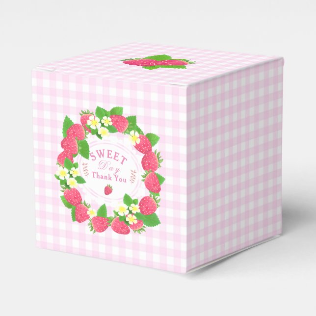 Strawberry Pink Gingham Favour Box (Front Side)