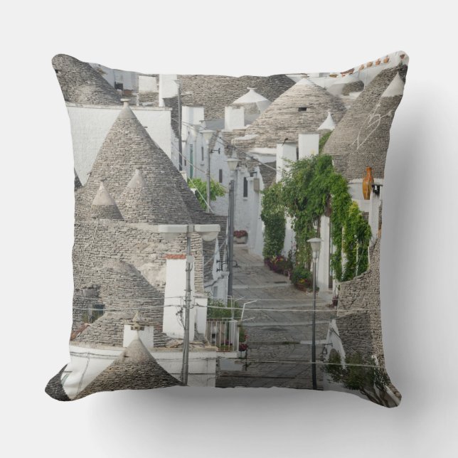 Street with trulli houses in Alberobello, Puglia Cushion (Front)
