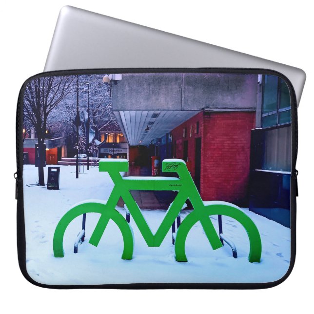 Stuck in the snow laptop sleeve (Front)