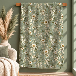 Stunning Vintage White Daisy Sage Home Blanket