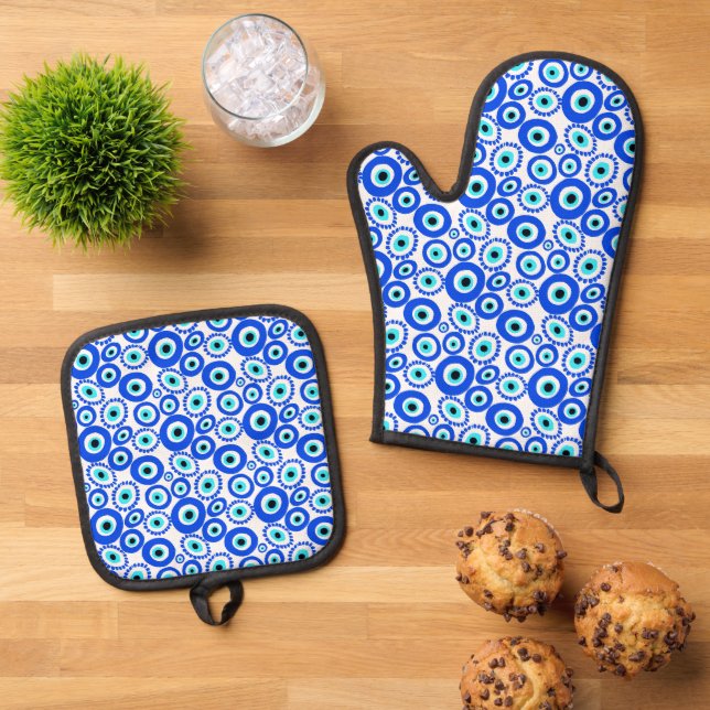 Stylish Greek Eye Blue and White Patterned Oven Mitt & Pot Holder Set (Top Down)