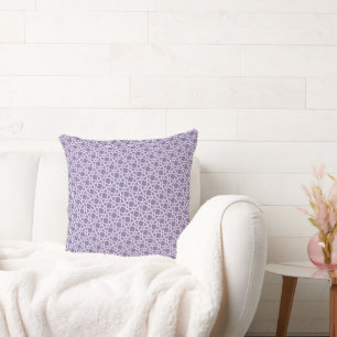 Stylish Lilac Interlocking Rings Seamless Design Cushion