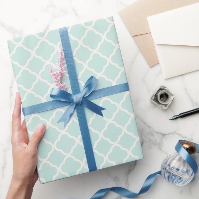 Stylish Modern Ivory Quatrefoil Pattern Wedding Wrapping Paper (Gifting)