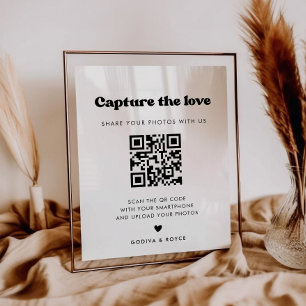Stylish retro black & white Capture the love sign
