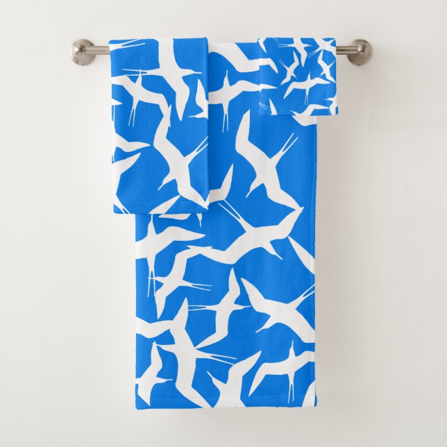 Stylish White Flying Birds Pattern Bath Towel Set (Insitu)
