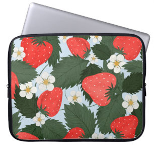 Summer pattern with strawberries. Strawberries lea Laptop Sleeve