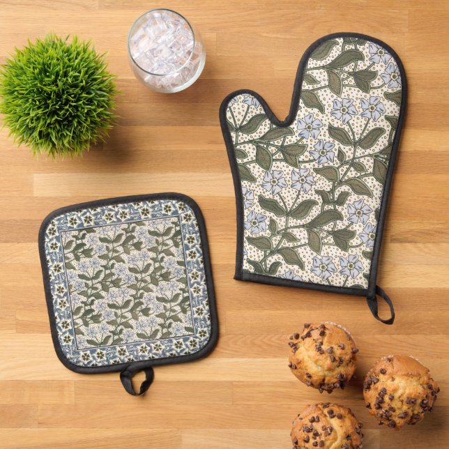 Summer Periwinkle Flower Pretty Elegant Floral Oven Mitt & Pot Holder Set (Top Down)