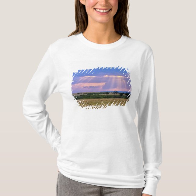 Sun setting on the Masai Mara. T-Shirt (Front)