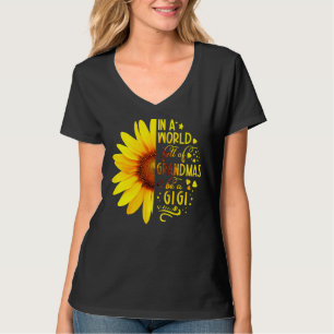 Sunflower In A World Full Of Grandmas Be Gigi Moth T-Shirt